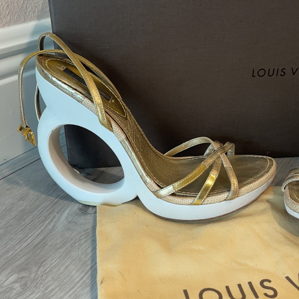 Louie Vuitton LV gold white Morganne wedges - Picture 2 of 12